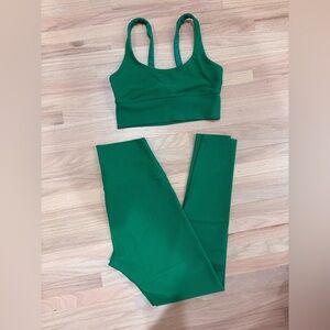 Green beach riot workout set